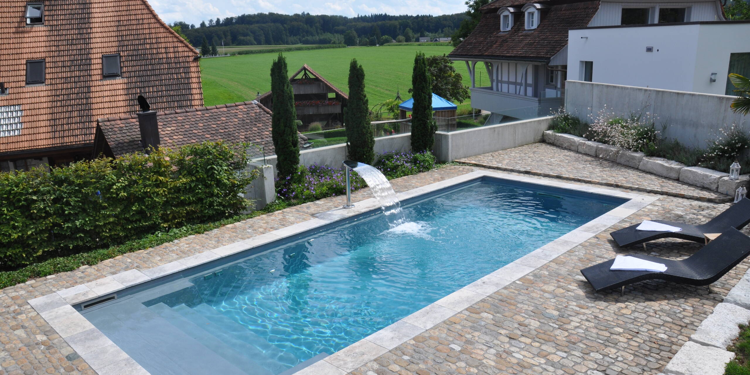 polyester.jpg polyester.jpg